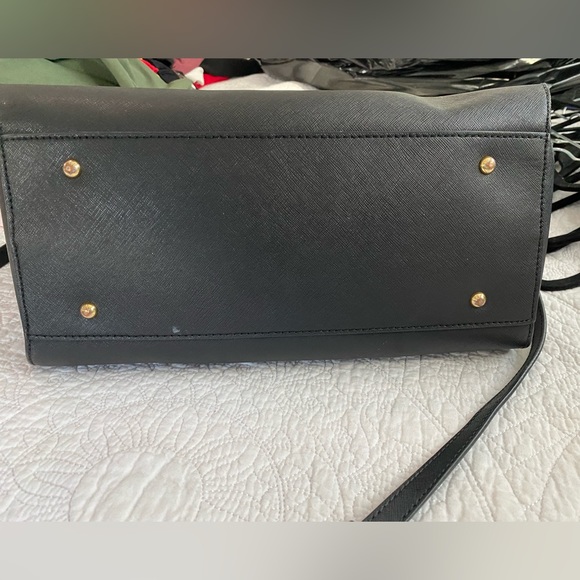 Ralph Lauren's iconic Marcy satchel with a polished monogram. Black Purse - Picture 6 of 8